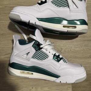 Jordan Retro 4 White Green Sneakers